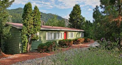 Huckleberry Cabin in Peshastin