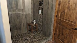 Shower, hair dryer, towels, soap - Cave Falls Family Hideaway - Sleeps 12  -Hot Tub  -Newer -Yellowstone and Tetons (Ashton)