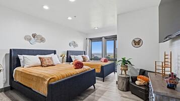 4 bedrooms, desk, iron/ironing board, travel crib