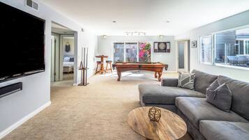 Smart TV, ping pong, stereo, computer monitors