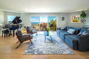 Smart TV, tenis de mesa, estéreo y monitor de computadora