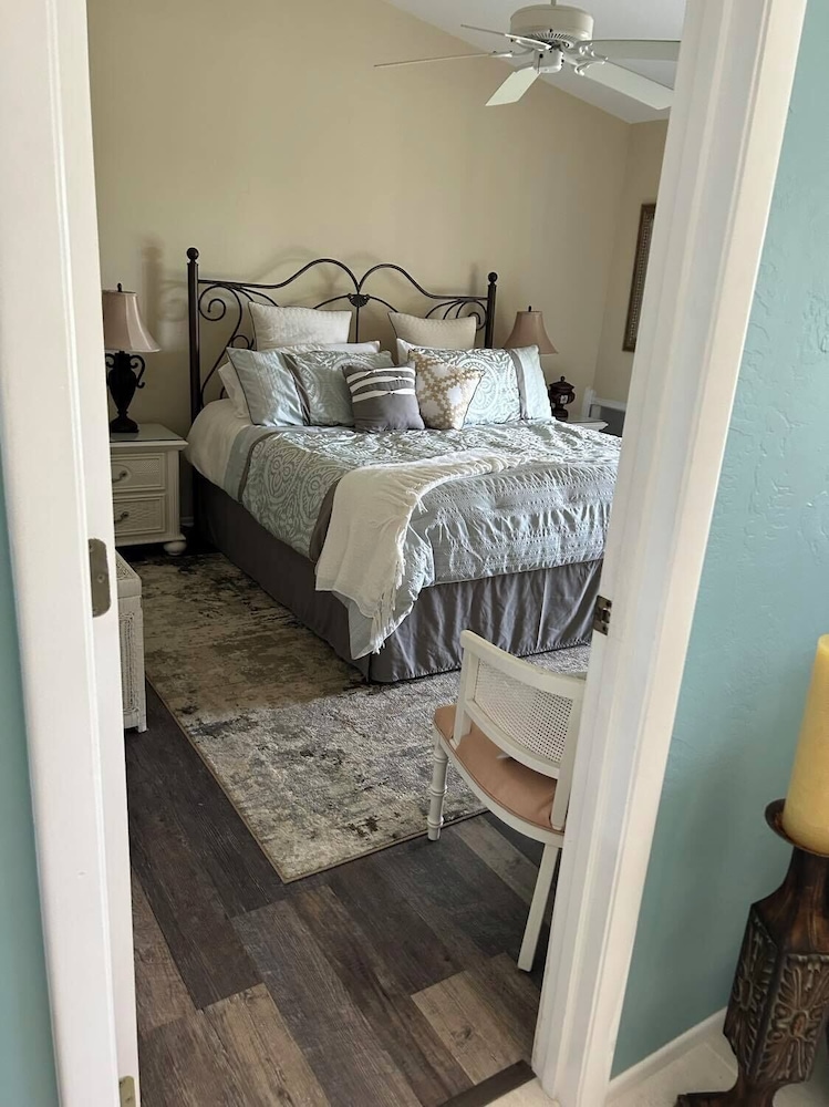 Coastal Condo Retreat! Rotonda West Vrbo