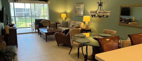 Televisión, oficina y impresora