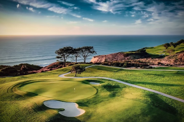 The best golf course in So-Cal! Torrey Pines Golf Course is only a short drive.