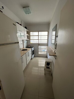 Mikrobølgeovn, ovn og kokeplater