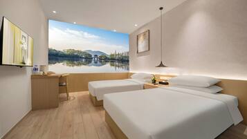 Comfort Room | 1 bedroom, individually decorated, desk, laptop workspace