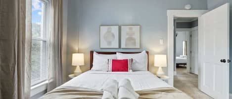 5 bedrooms, desk, iron/ironing board, WiFi