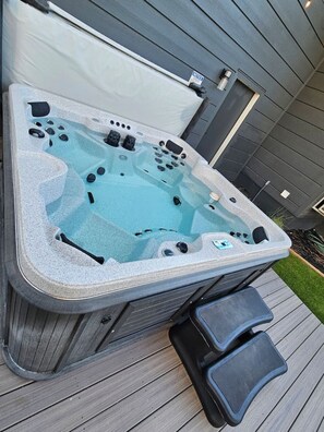 Bain à remous extérieur