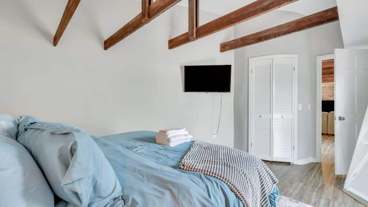 2 makuuhuonetta, silitysrauta/-lauta, Wi-Fi, vuodevaatteet