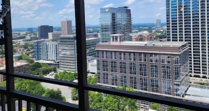 Luxe Atlanta Condo w/Exclusive Balcony!
