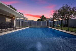 Pool - 2 Miles to Beach! Firepit ~ Heated Pool ~ PuttPutt (Largo)