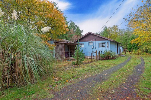 Crews Quarters in Westport
