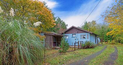 Crews Quarters in Westport