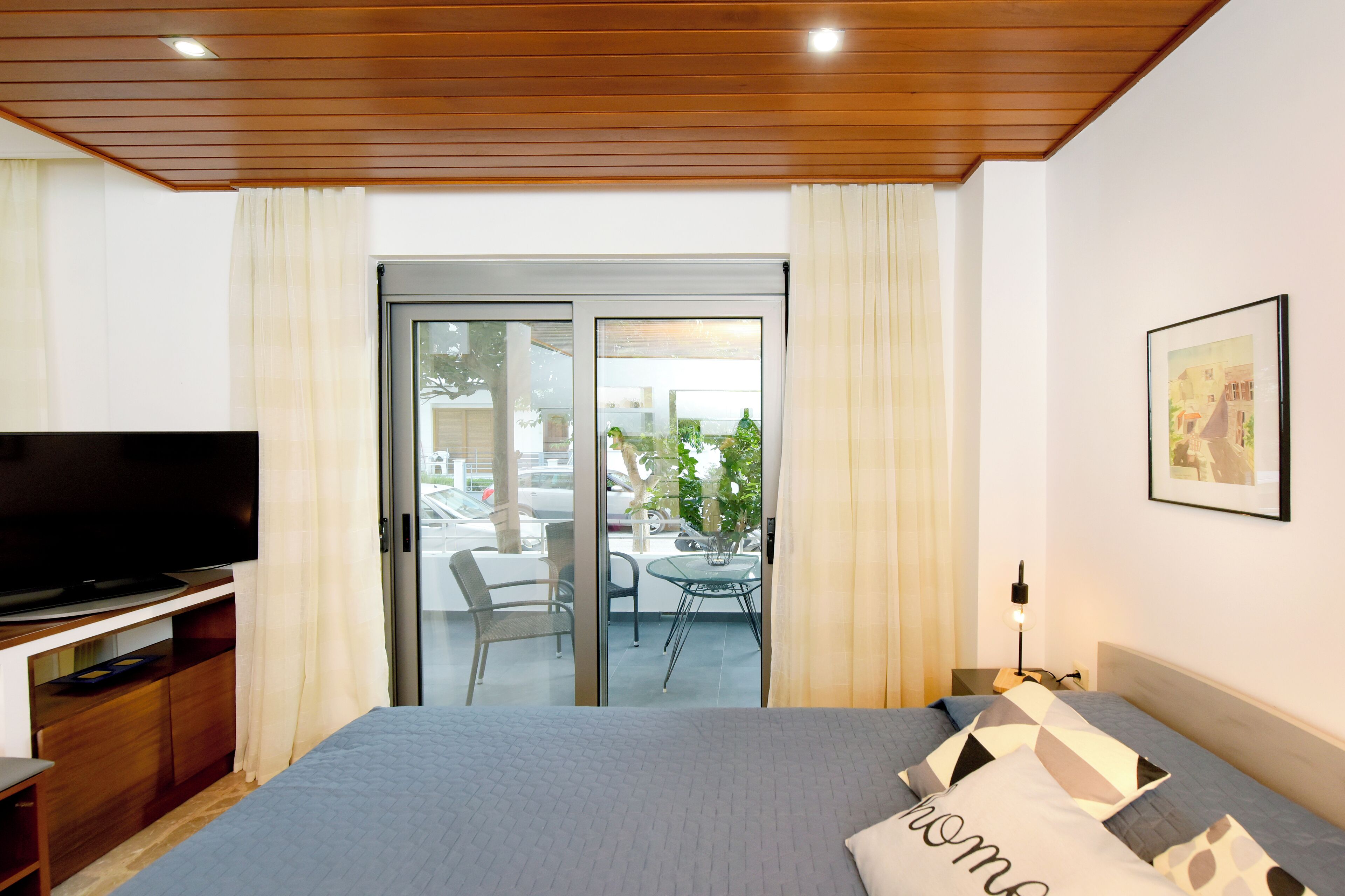 1 habitación, tabla de planchar con plancha, wifi gratis y ropa de cama 