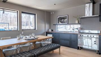 Chalet, 4 Bedrooms, Mountain View | Private kitchen | Fridge, oven, stovetop, cookware/dishes/utensils