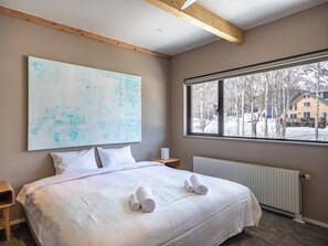 4 bedrooms, individually decorated, individually furnished, desk - Shousugi Chalet by Elite Havens (Kutchan)