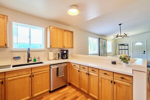 Microwave, toaster, blender, cookware/dishes/utensils