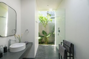 Villa, 4 Bedrooms | Bathroom