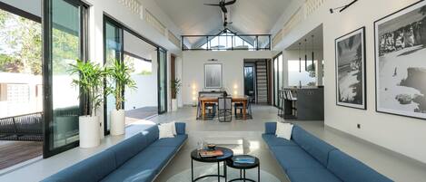 Villa, 4 Bedrooms | Living room | Smart TV