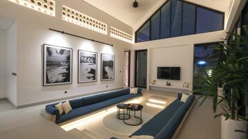 Villa, 4 Bedrooms | Living room