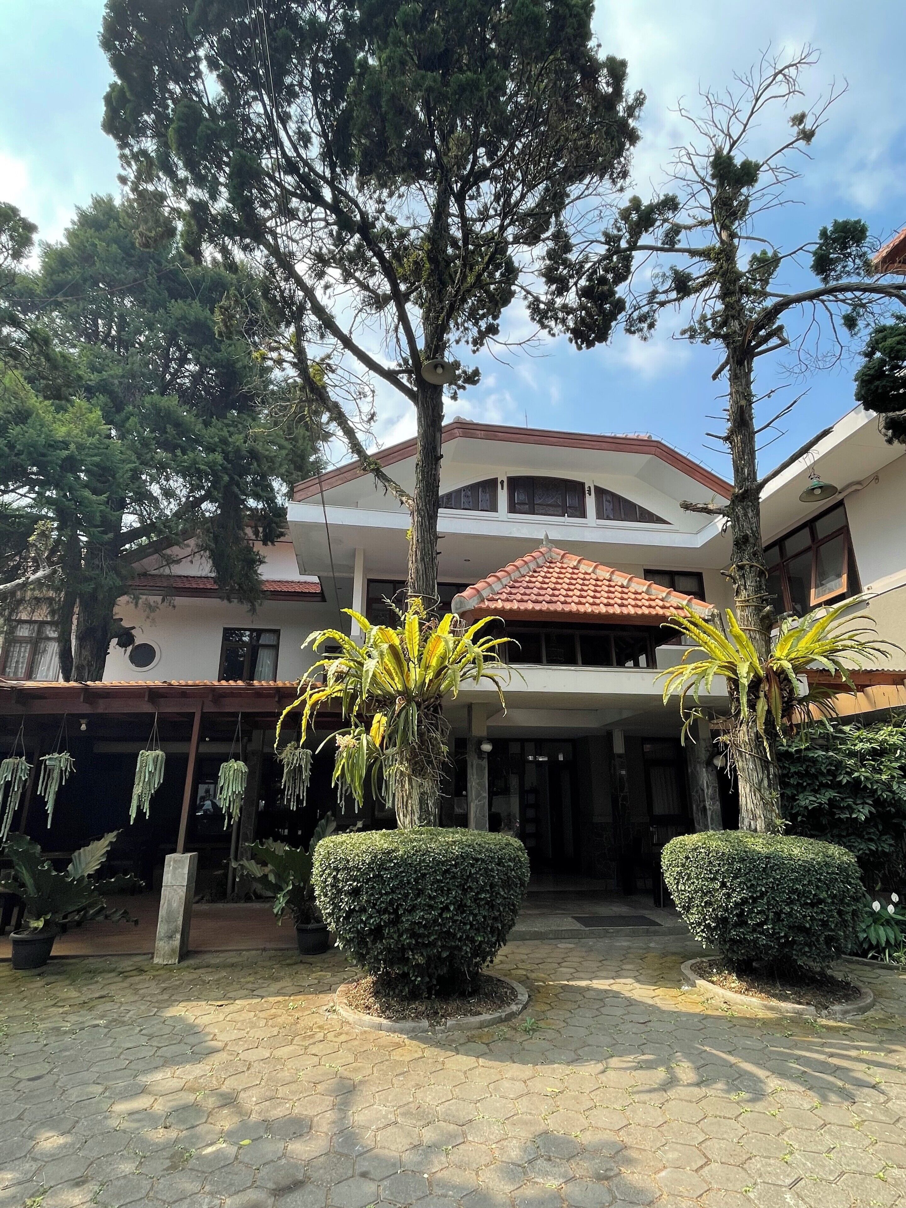 المنشأة من الخارج