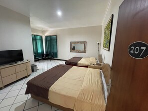 Family Double or Twin Room | Free WiFi, bed sheets - Hotel Gegerkalong Asri (Bandung)