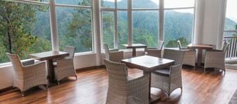 Himalayan Splendour Resort
