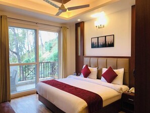 1 bedroom, memory-foam beds, minibar, laptop workspace - Himalayan Splendour Resort (Dhanaulti)