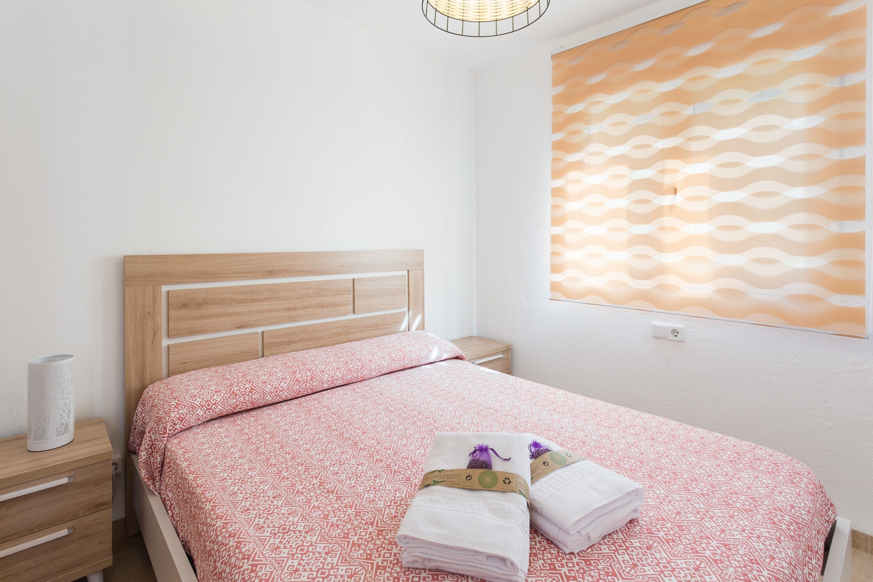 2 slaapkamers, een strijkplank/strijkijzer, gratis wifi, beddengoed