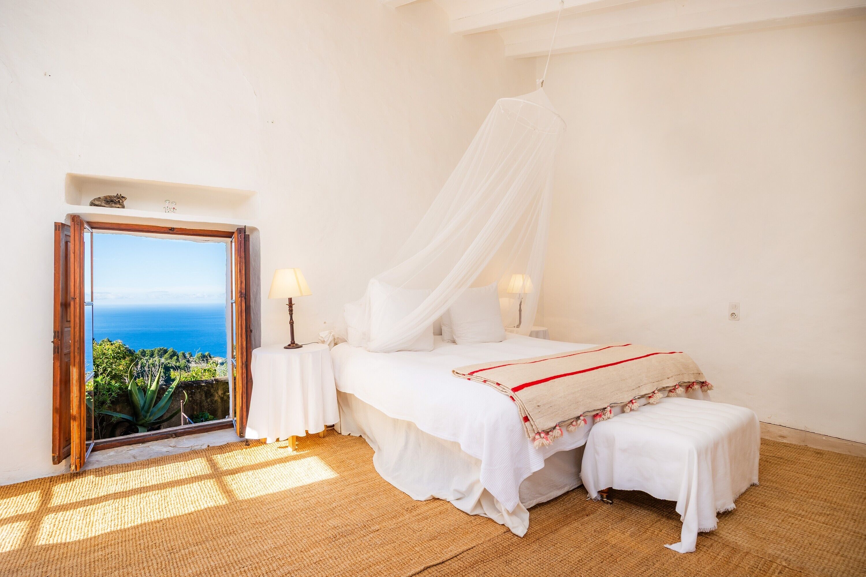 8 bedrooms, iron/ironing board, free WiFi, bed sheets