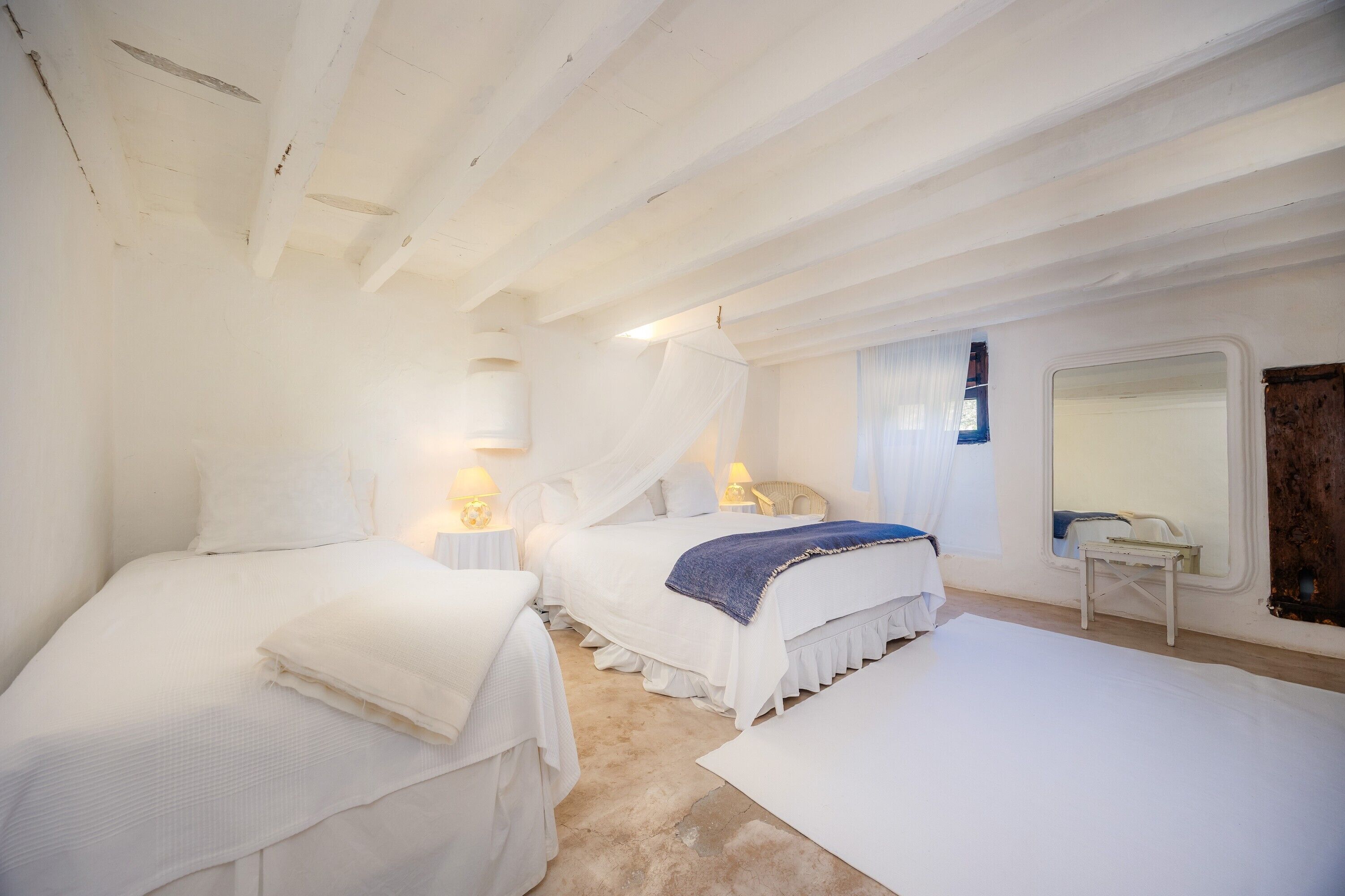 8 chambres, fer et planche à repasser, Wi-Fi gratuit, draps fournis