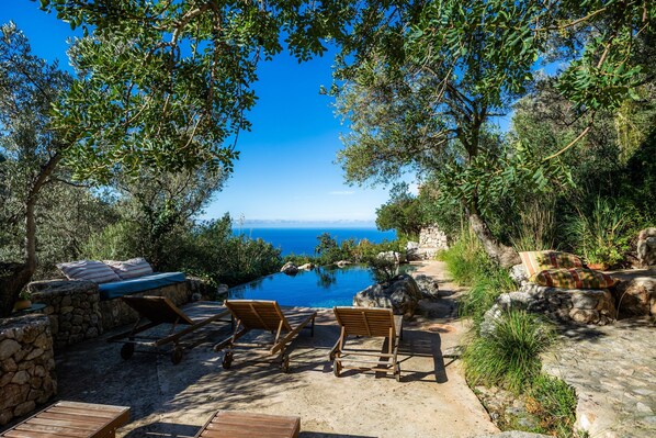 Property grounds - Villa 'Son Rullan' with Sea View, Private Pool and Wi-Fi (Deia)