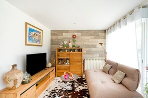 Télévision, chaîne hi-fi