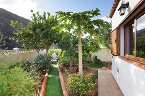 Property grounds - Vacation Home 'La Casita Del Horno Vv' with Mountain View, Wi-Fi and Air Conditioning (Mogan)