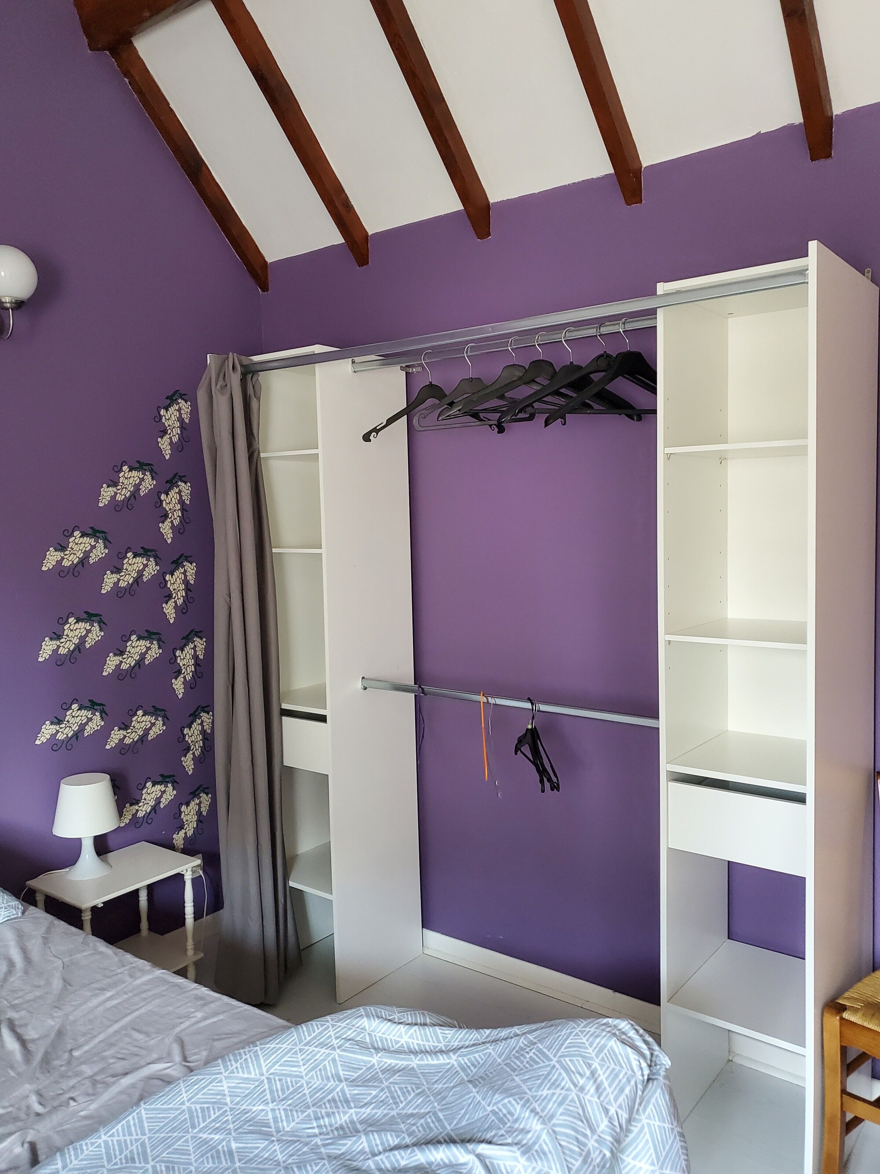 2 makuuhuonetta, silitysrauta/-lauta, ilmainen Wi-Fi, vuodevaatteet