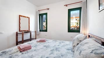 1 chambre, fer et planche Ă  repasser, Wi-Fi gratuit, draps fournis