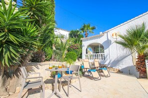 Outdoor dining - Beautiful Villa in Denia with private pool La Florida JK (Denia)