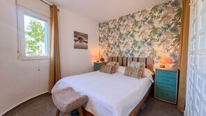 1 bedroom, free WiFi, bed sheets