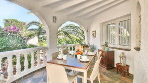 Outdoor dining - Beautiful Villa in Denia with private pool La Florida JK (Denia)