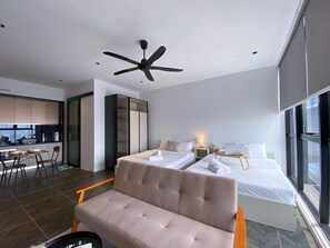 City Apartment | 1 bedroom, blackout curtains, iron/ironing board, free WiFi - Scarletz Suite Family Stay (Kuala Lumpur)