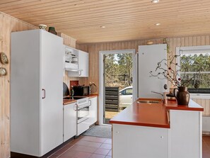 Frigorifero, microonde, forno, lavastoviglie