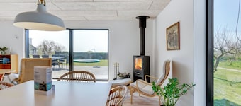 "Emin" - 100m from the sea by Interhome