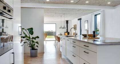 "Emin" - 100m from the sea by Interhome