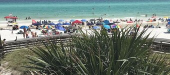 🦩Book Me Baby! 30A Oasis~Private Heated Pool~Pet-Friendly🦩