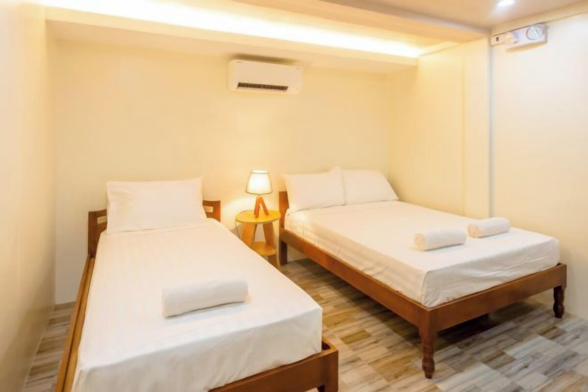 Desk, free WiFi, bed sheets
