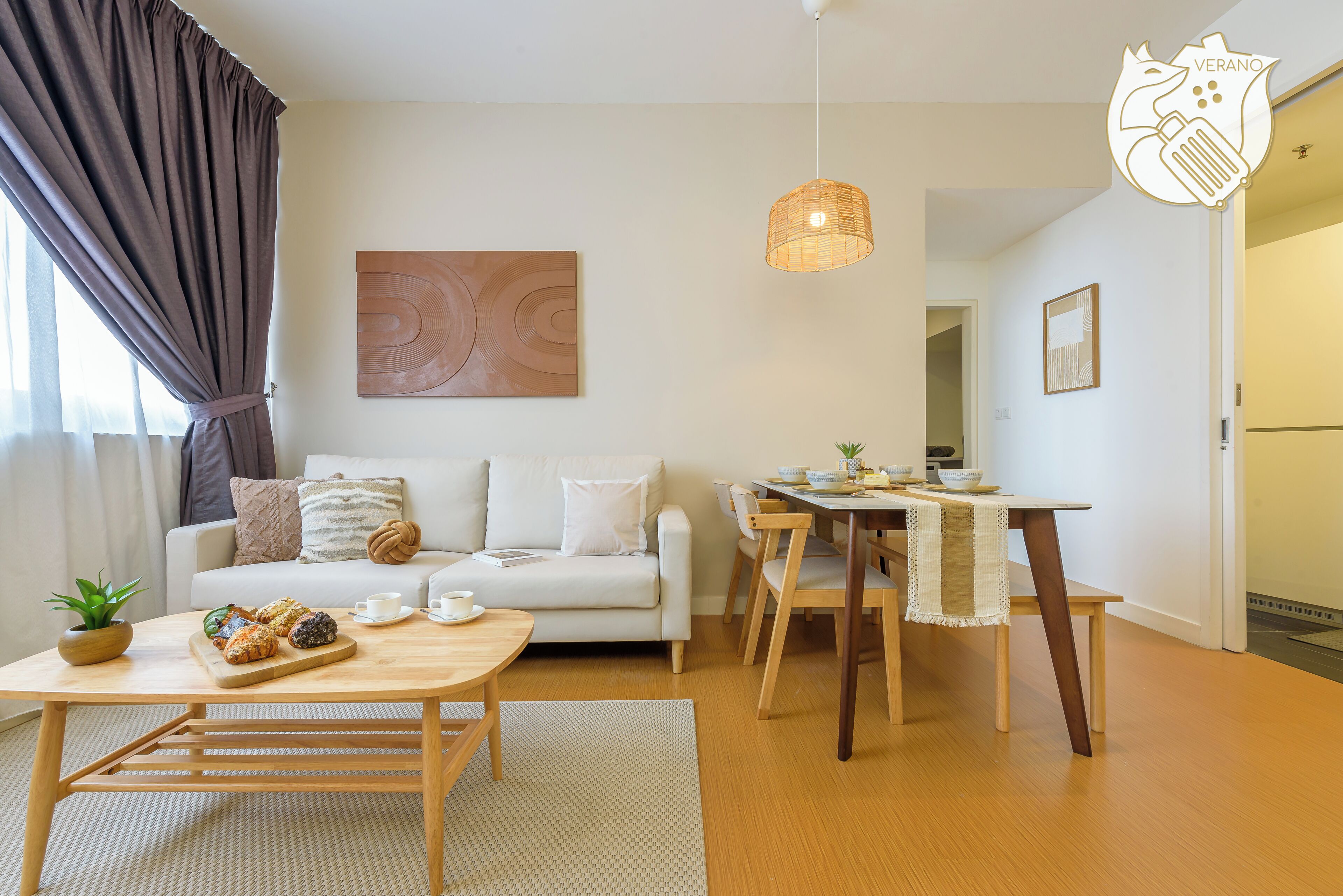 50-英寸智能电视（配备数码频道）、游戏机、流媒体服务