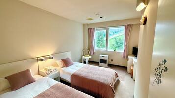 Basic Double or Twin Room | Desk, free WiFi