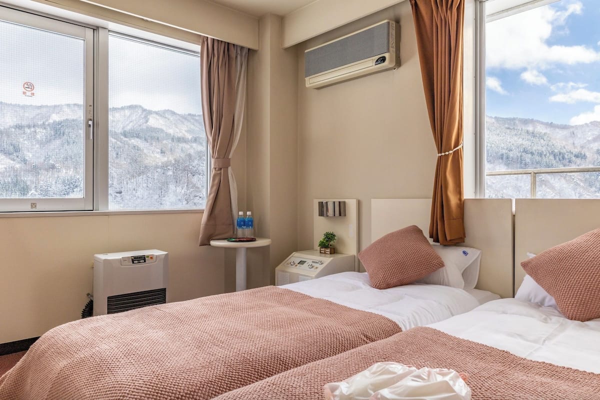 Basic Double Room | Meja, Wi-fi percuma