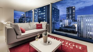 Chambre Luxe avec lits jumeaux, salle de bains privée, vue ville (Top Floor, 14F, 37 sqm)