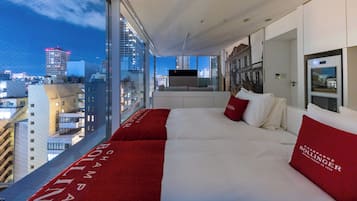 Habitación de lujo con 2 camas individuales, baño privado (Top Floor, 14F, 37 sqm) | Edredón, minibar y caja de seguridad en la habitación